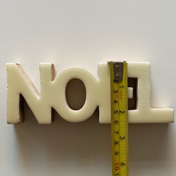 “Noel” Christmas Accent - Picture 4 of 12